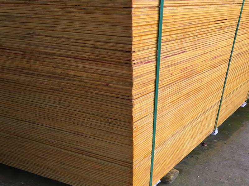 到底是什么原因导致建筑木模板的使用周转次数的低下呢?怎样使广西建筑木模板的使用时间更长呢?